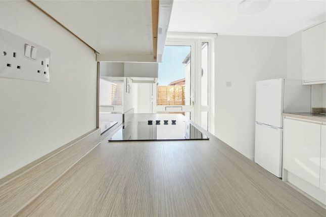 Flat 1, 219 A, Kenton Lane, Harrow photo 3