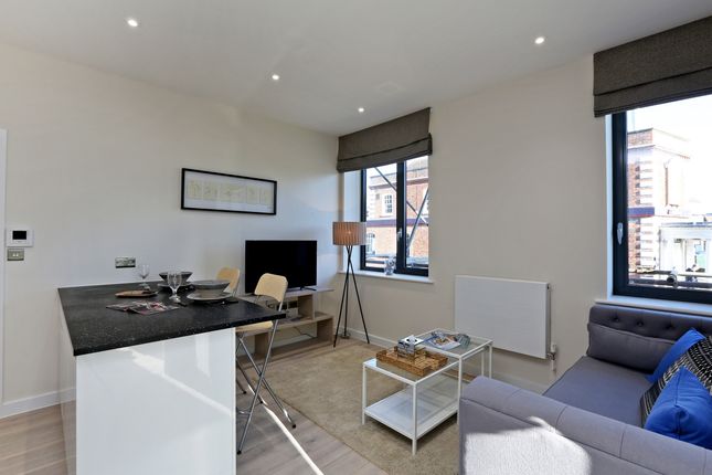 Flat to rent in Baring Road, Beaconsfield