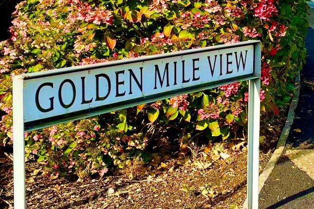 2-bed flat on Flat 4 Graig Fawr House, Golden Mile View, Newport, £945/mo
