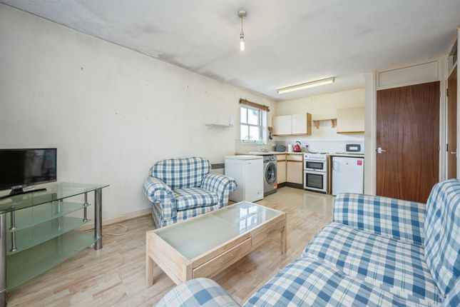 Apartment 14, Philip Larkin House, 8-10, The Avenue, Bedford photo 3