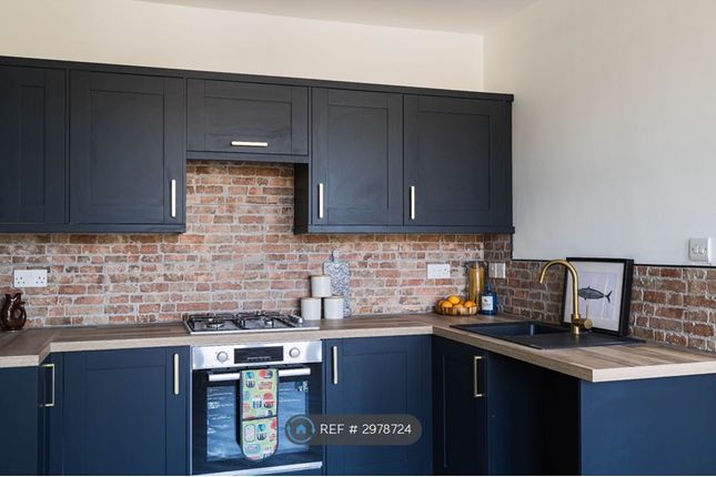 Flat, Newport Road, Cardiff photo 3