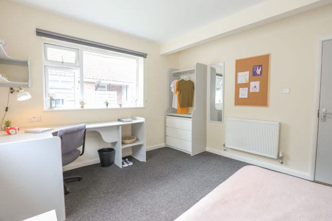 2 Plymouth Avenue, Brighton photo 2