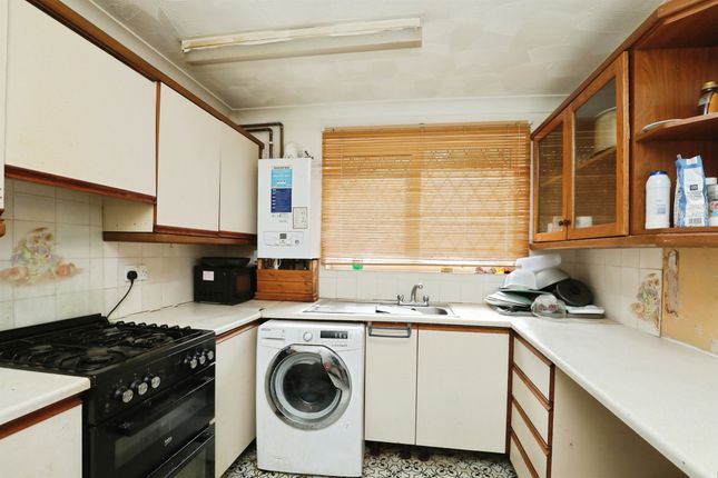 31, Heathgate, Norwich photo 3