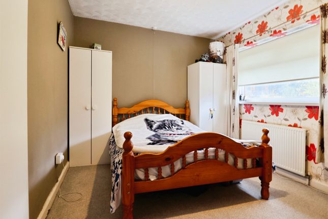 79, Manorbier Crescent, Cardiff photo 4