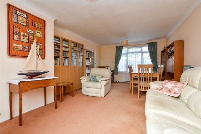Blackthorn Road, Reigate photo 3