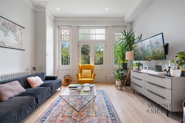 Flat to rent in Greencroft Gardens, South Hampstead