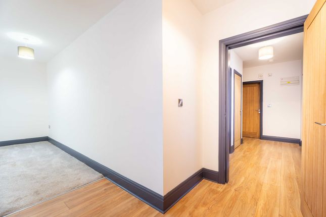Flat 46, North Crescent, Leeds photo 4