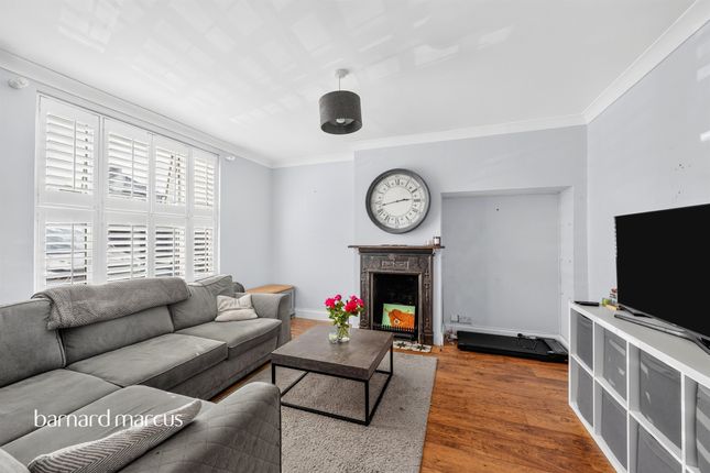 18, Waltham Road, Carshalton photo 2