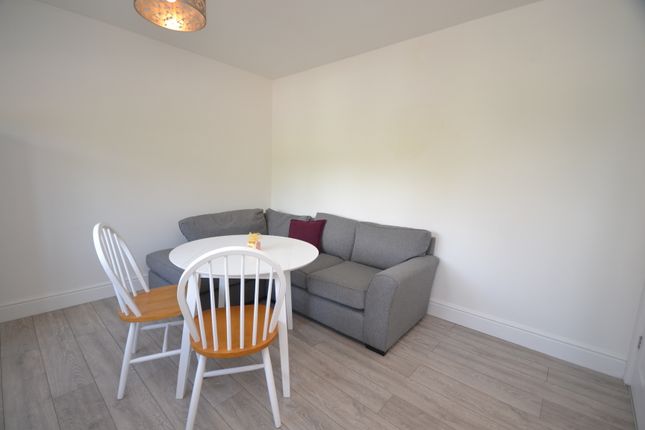 Flat to rent in Derby Road, Beeston, Nottingham