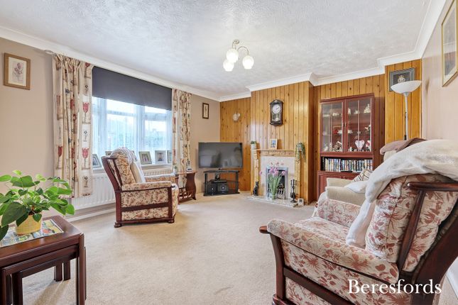 146, Long Brandocks, Chelmsford photo 2