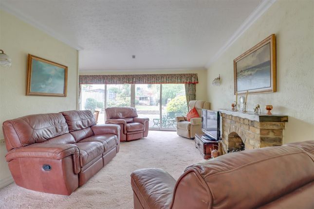Tidworth Avenue, Wickford photo 4