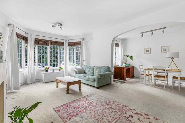 Flat 8, Newnham House,, Manor Fields, London photo 3