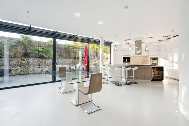 The Roof Garden,, Loudwater Drive, Rickmansworth photo 3