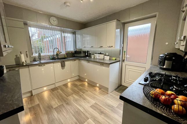 20, Edgecombe Drive, Darlington photo 3