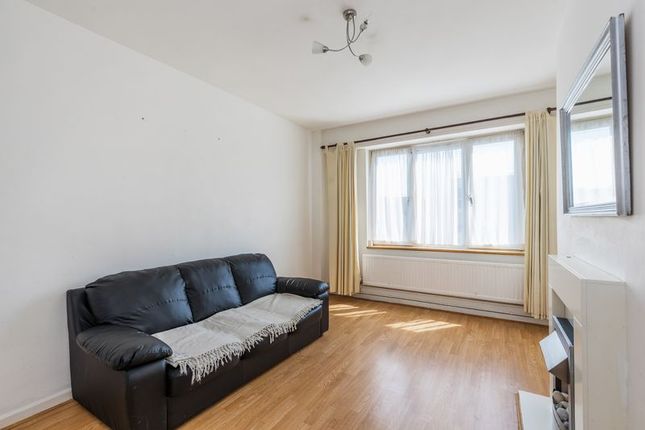 Flat for sale in Gernon Road, London
