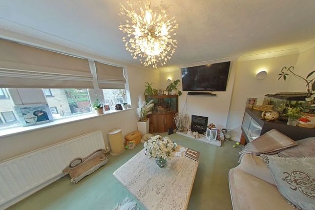 43, Dean Brook Road, Holmfirth photo 4