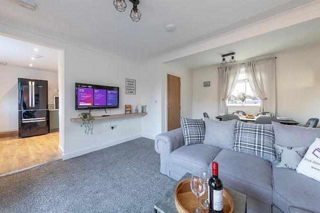 16, Gray Avenue, Sherburn Village photo 2