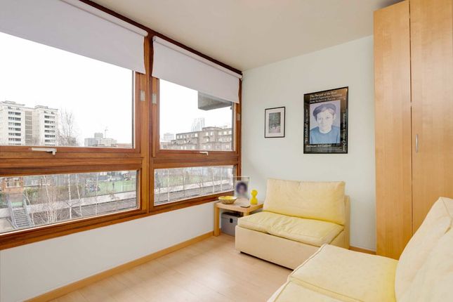 Flat for sale in Barbican, London