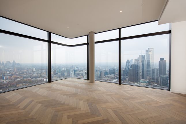 Penthouse for sale in Principal Tower, Shoreditch, London