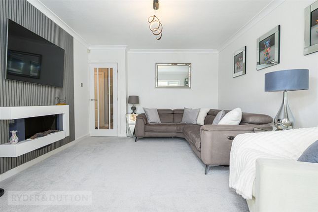4, Lea Drive, Huddersfield photo 4