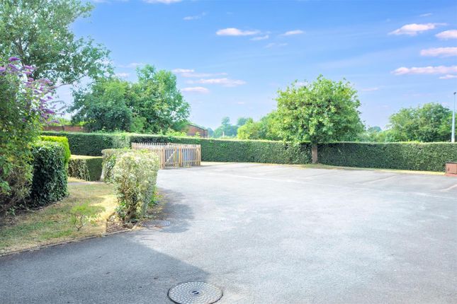 1, Watersmeet Court, Stone photo 4