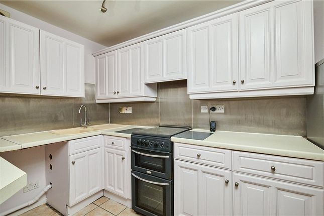13, Nelson Court, West Yorkshire photo 4