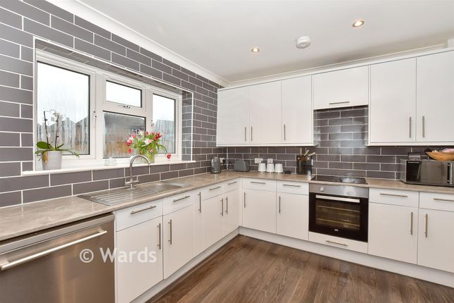 17, Second Avenue, Sheerness photo 4