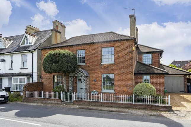 Thumbnail Detached house to rent in Gold Hill West, Chalfont St. Peter, Gerrards Cross, Buckinghamshire