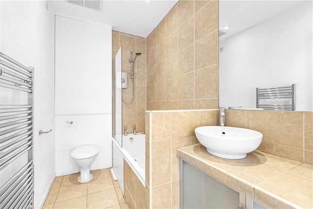 Flat for sale in Leigham Court Road, London
