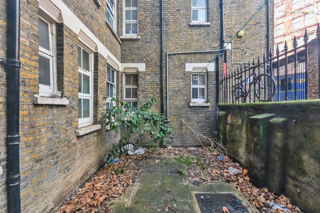 Thumbnail Flat to rent in Clerkenwell Road, Farringdon, London