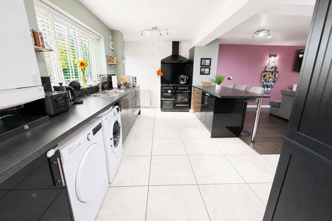 11, Brambleside, Stourbridge photo 3