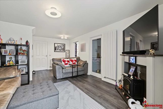 Fenton Place, Lindsayfield, EAST KILBRIDE photo 4