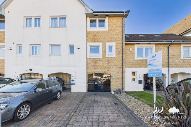 Cam03915G0-Pr0019-Still002