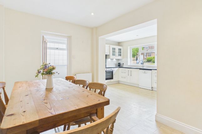 6, Westway, Buckinghamshire photo 4