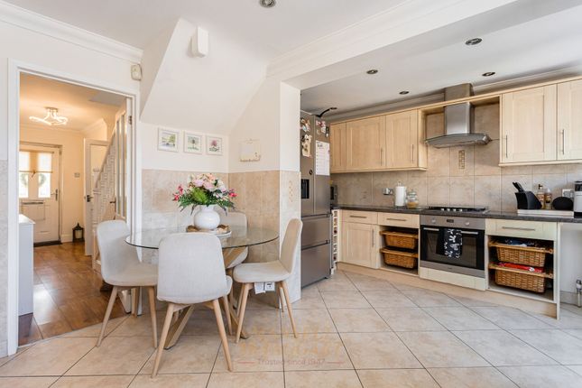 1 Chapel Road, Horley photo 3