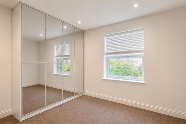 Flat 3a, Lower Icknield Way, Longwick photo 4