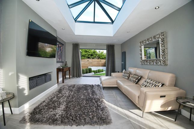 12, Bryn Derlwyn, Bridgend photo 4