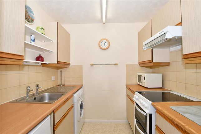 Thumbnail Flat for sale in Stakes Road, Purbrook, Waterlooville, Hampshire