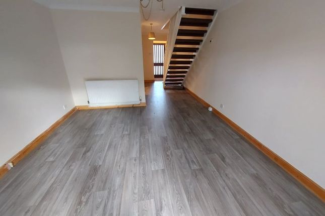26, Gainsborough Drive, Houghton Regis photo 2