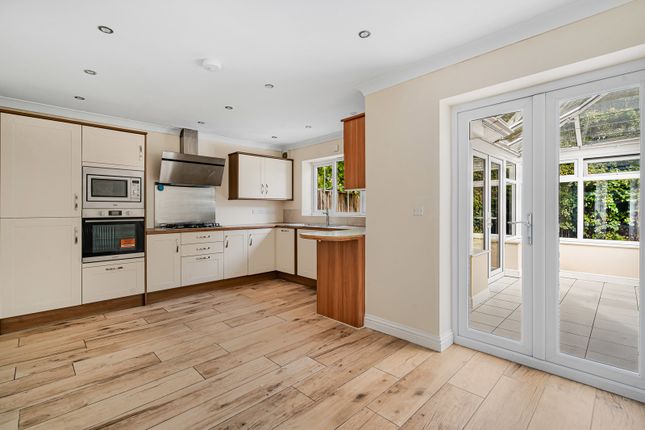 1B, Byworth Road, Farnham photo 4