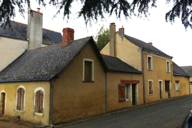 Property for sale in Barace, Pays-De-La-Loire, 49430, France