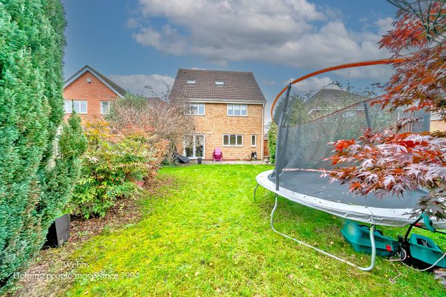 13, Quinton Place, Cannock photo 4
