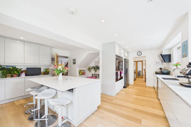 10, Salamanca, Crowthorne photo 2