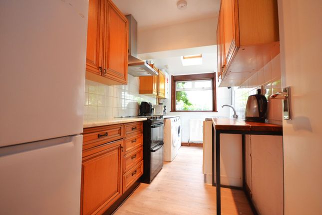 10 Braid Avenue, London photo 3