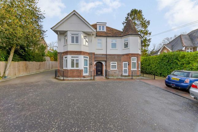 Thumbnail Flat for sale in Charlewoode House, Beulah Place Common Road, Chorleywood
