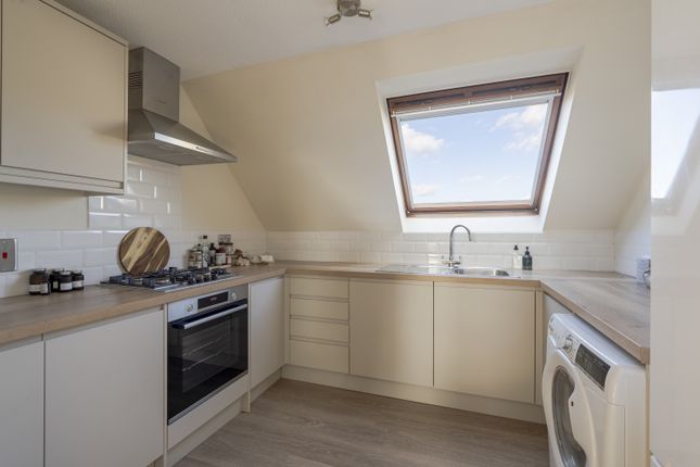 Flat 38, Folly Bridge Court, Shirelake Close, Oxford photo 4