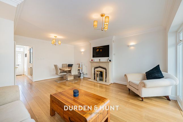 53 Fallow Fields, Loughton photo 4