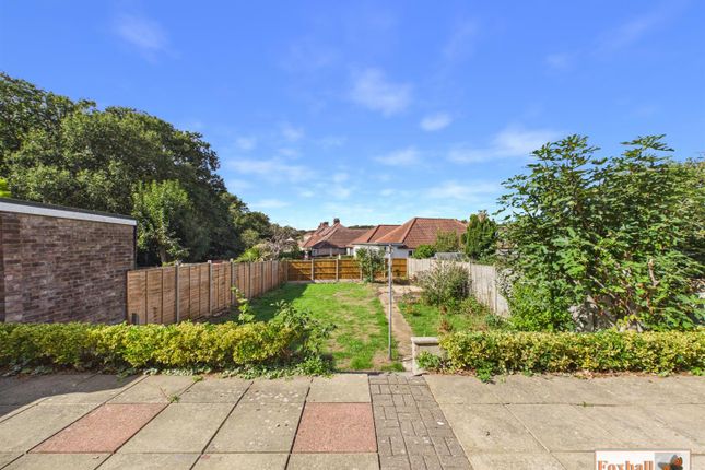 46, Dereham Avenue, Ipswich photo 2