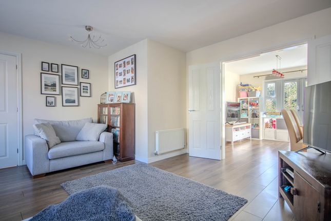 45, Drum Tower View, Caerphilly, Caerphilly photo 4