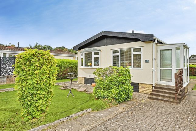2-bed caravan on Ashdale Close, Northampton, £155,000